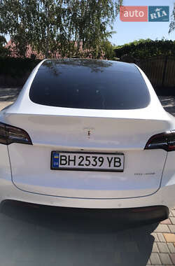 Внедорожник / Кроссовер Tesla Model Y 2021 в 