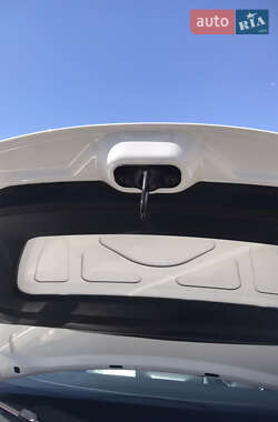 Внедорожник / Кроссовер Tesla Model Y 2021 в 