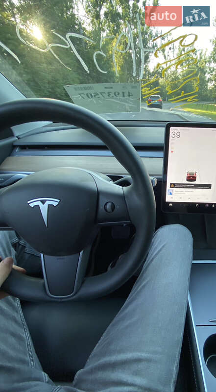 Внедорожник / Кроссовер Tesla Model Y 2021 в Львове