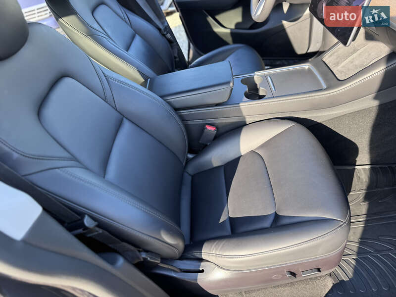 Внедорожник / Кроссовер Tesla Model Y 2022 в Ивано-Франковске