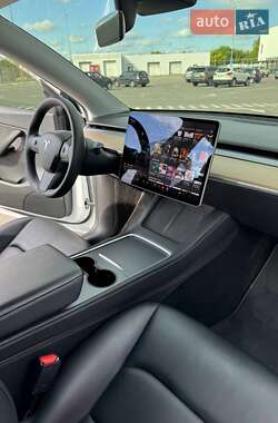 Внедорожник / Кроссовер Tesla Model Y 2021 в 
