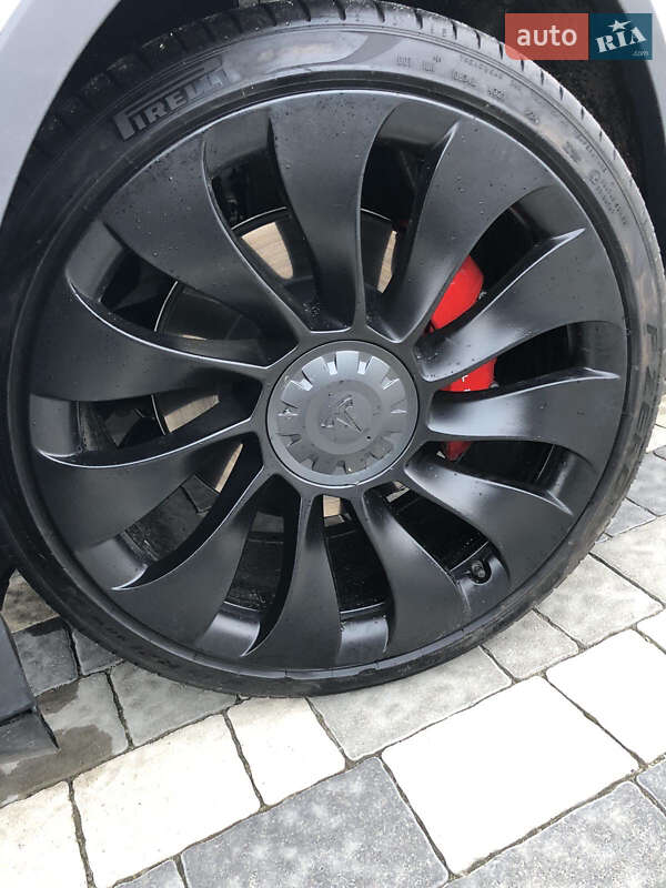 Внедорожник / Кроссовер Tesla Model Y 2021 в Львове