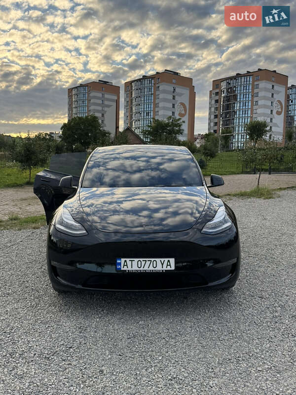 Позашляховик / Кросовер Tesla Model Y 2022 в Івано-Франківську
