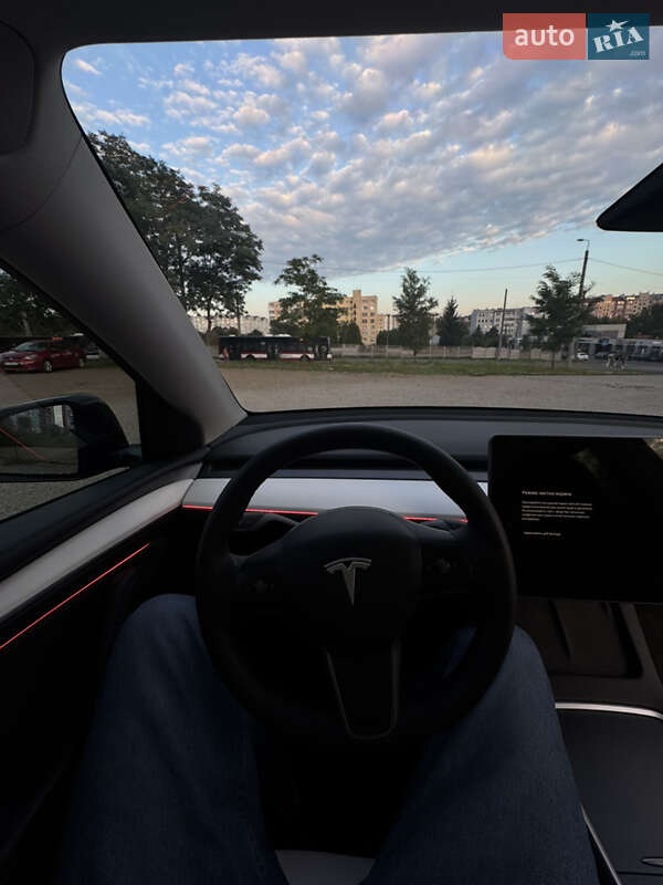 Позашляховик / Кросовер Tesla Model Y 2022 в Івано-Франківську