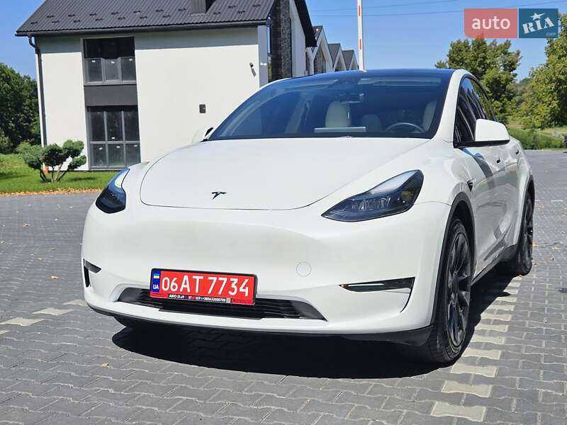 Tesla Model Y 2023