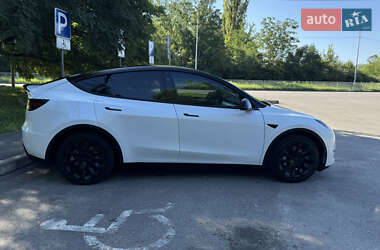 Внедорожник / Кроссовер Tesla Model Y 2024 в 