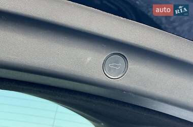 Внедорожник / Кроссовер Tesla Model Y 2022 в 
