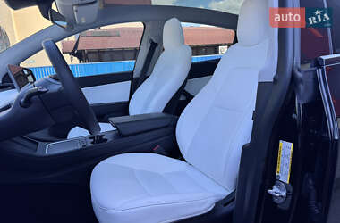 Внедорожник / Кроссовер Tesla Model Y 2021 в 