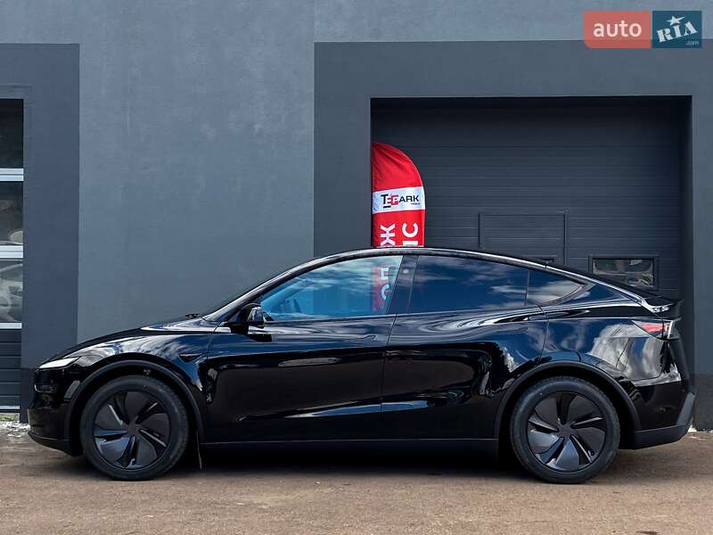Внедорожник / Кроссовер Tesla Model Y 2025 в Киеве