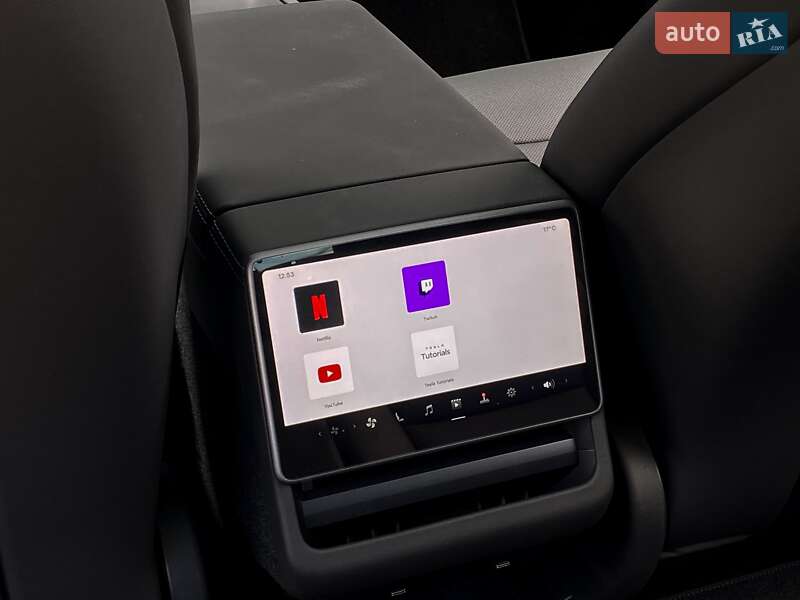 Внедорожник / Кроссовер Tesla Model Y 2025 в Киеве