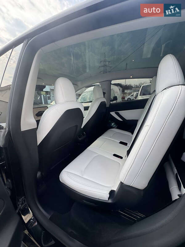Внедорожник / Кроссовер Tesla Model Y 2022 в Киеве