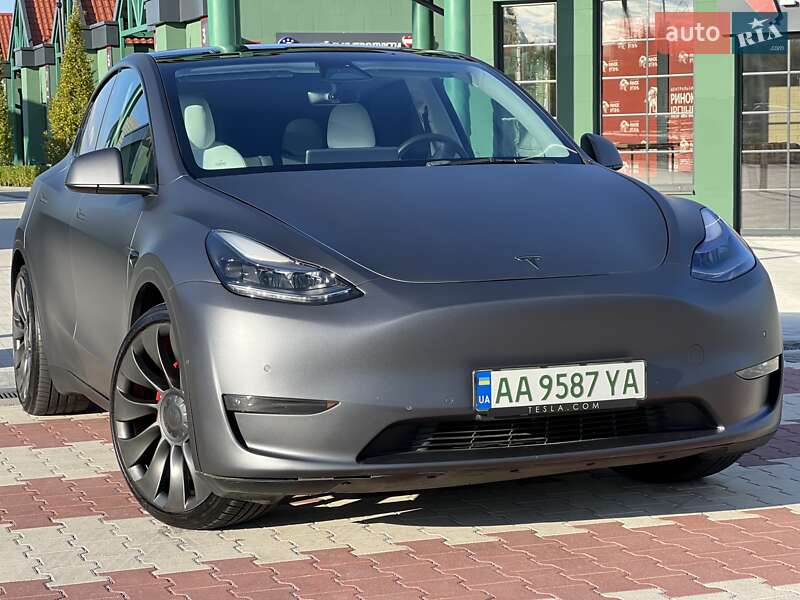 Внедорожник / Кроссовер Tesla Model Y 2022 в Киеве