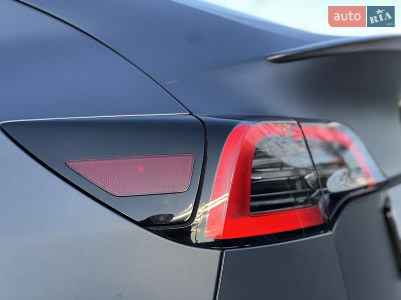 Внедорожник / Кроссовер Tesla Model Y 2022 в Киеве