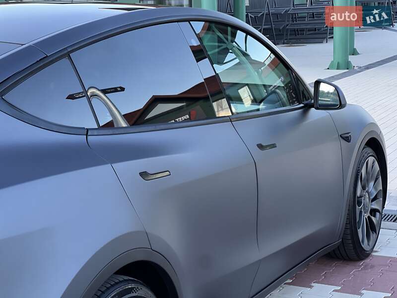 Внедорожник / Кроссовер Tesla Model Y 2022 в Киеве