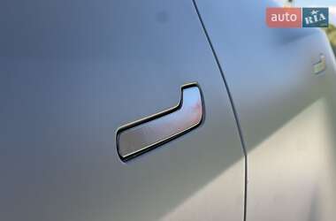 Внедорожник / Кроссовер Tesla Model Y 2022 в 