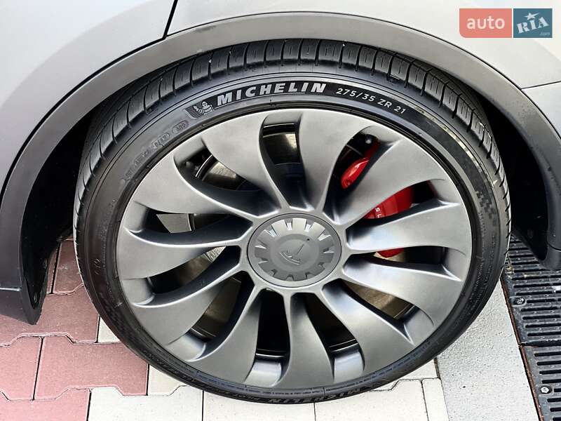 Внедорожник / Кроссовер Tesla Model Y 2022 в Киеве