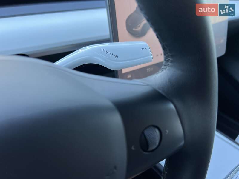 Внедорожник / Кроссовер Tesla Model Y 2022 в Киеве