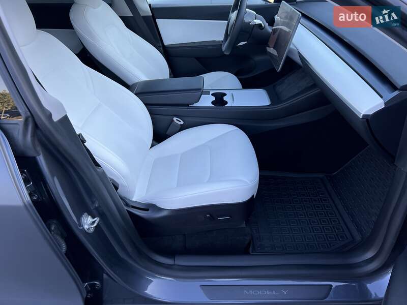 Внедорожник / Кроссовер Tesla Model Y 2022 в Киеве