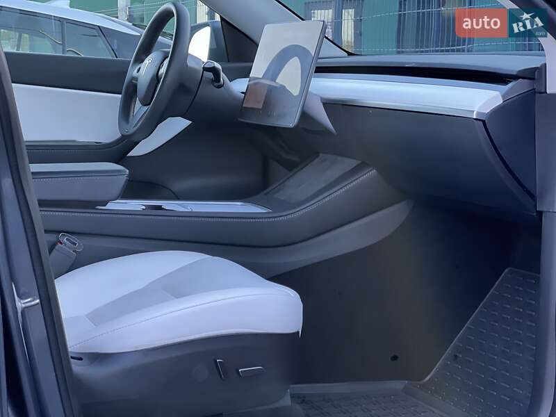 Внедорожник / Кроссовер Tesla Model Y 2022 в Киеве