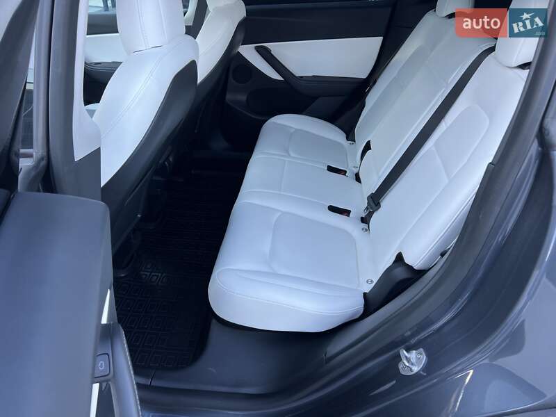 Внедорожник / Кроссовер Tesla Model Y 2022 в Киеве