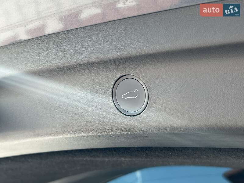 Внедорожник / Кроссовер Tesla Model Y 2022 в Киеве