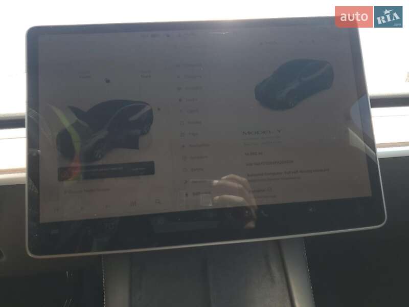 Внедорожник / Кроссовер Tesla Model Y 2023 в Киеве