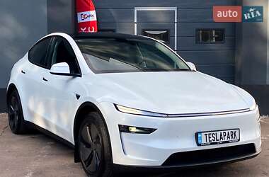 Внедорожник / Кроссовер Tesla Model Y 2025 в 