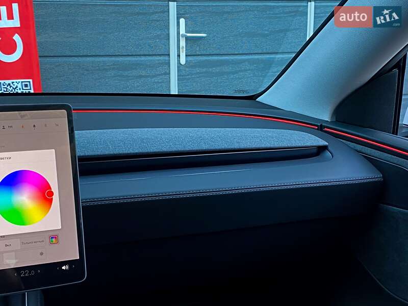 Внедорожник / Кроссовер Tesla Model Y 2025 в Киеве