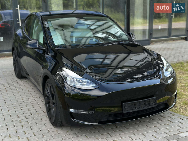Внедорожник / Кроссовер Tesla Model Y 2023 в Ровно