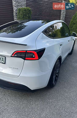 Позашляховик / Кросовер Tesla Model Y 2023 в 