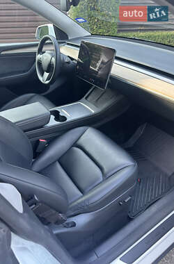 Позашляховик / Кросовер Tesla Model Y 2023 в 