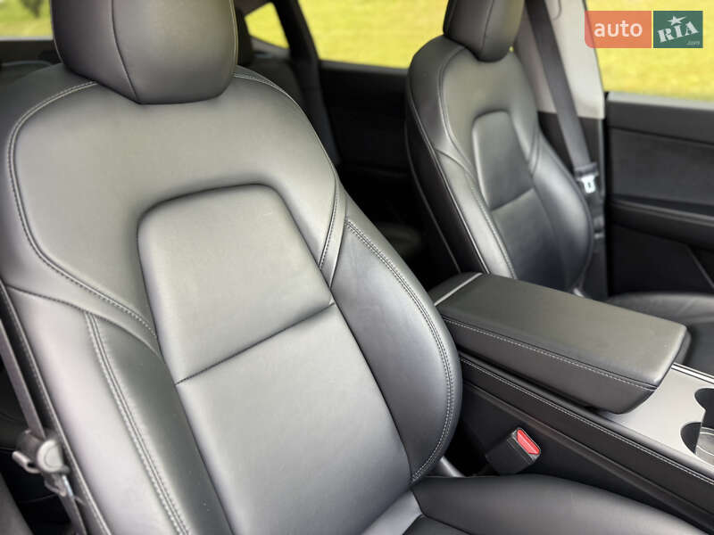 Внедорожник / Кроссовер Tesla Model Y 2021 в Киеве