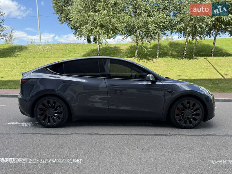 Внедорожник / Кроссовер Tesla Model Y 2021 в Киеве