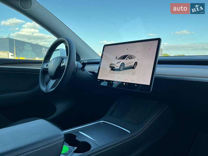 Внедорожник / Кроссовер Tesla Model Y 2024 в Львове