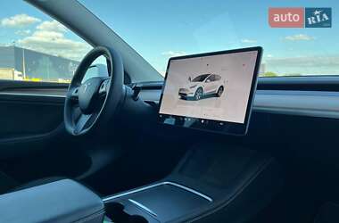 Внедорожник / Кроссовер Tesla Model Y 2024 в 