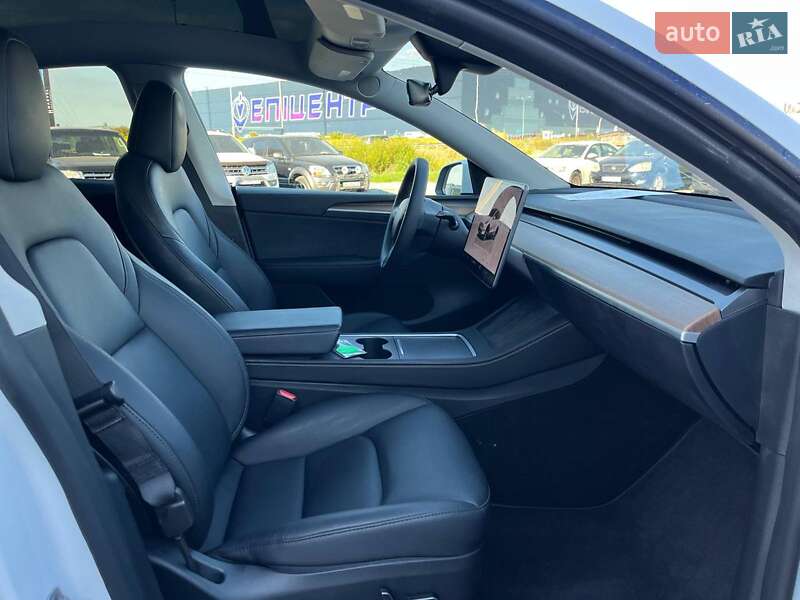 Внедорожник / Кроссовер Tesla Model Y 2024 в Львове