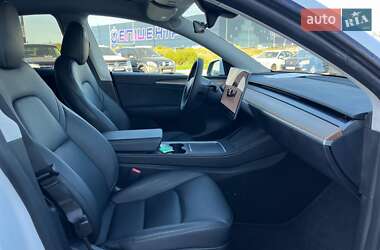 Внедорожник / Кроссовер Tesla Model Y 2024 в 
