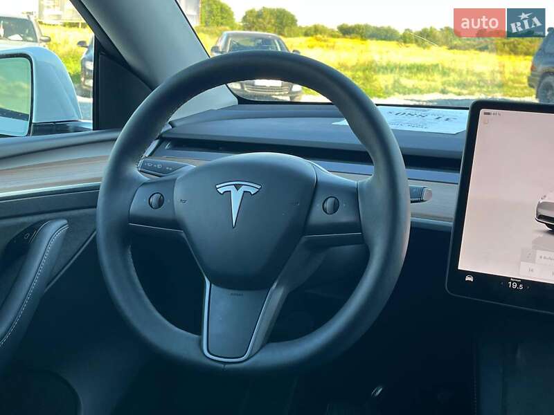 Внедорожник / Кроссовер Tesla Model Y 2024 в Львове