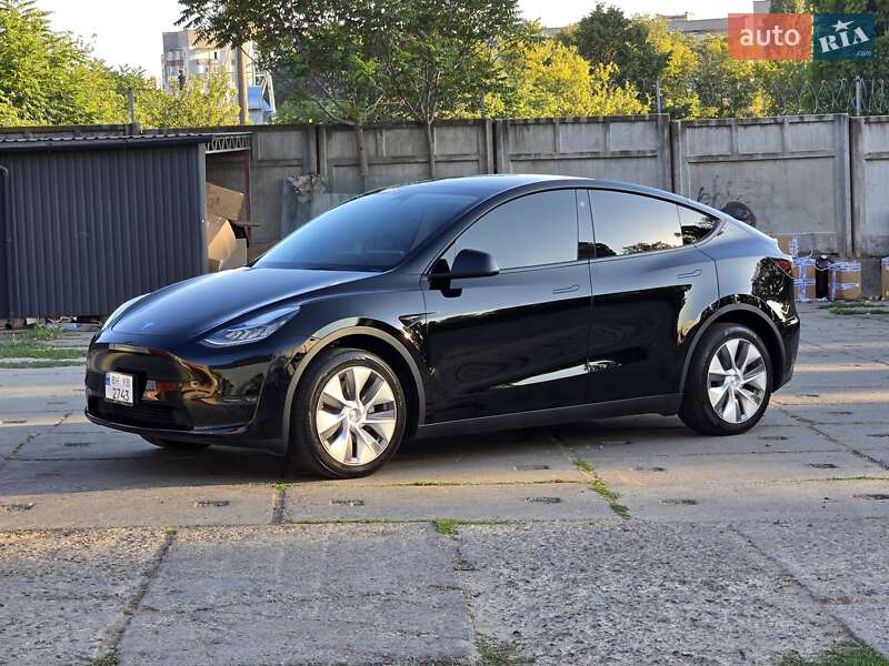 Внедорожник / Кроссовер Tesla Model Y 2023 в 