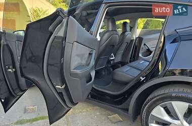Внедорожник / Кроссовер Tesla Model Y 2023 в 