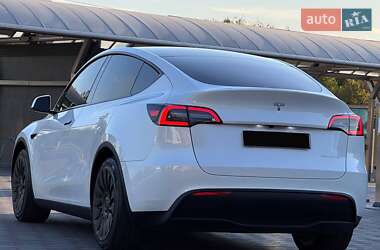 Внедорожник / Кроссовер Tesla Model Y 2024 в 