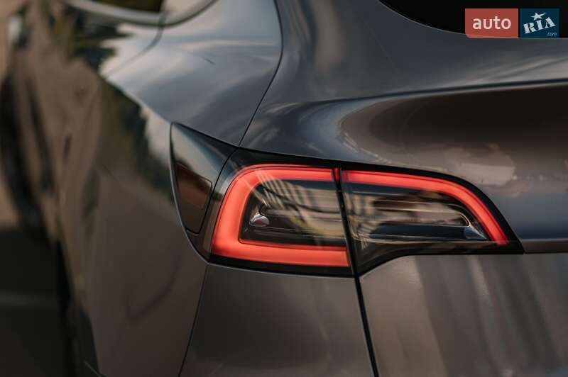 Позашляховик / Кросовер Tesla Model Y 2024 в Рівному