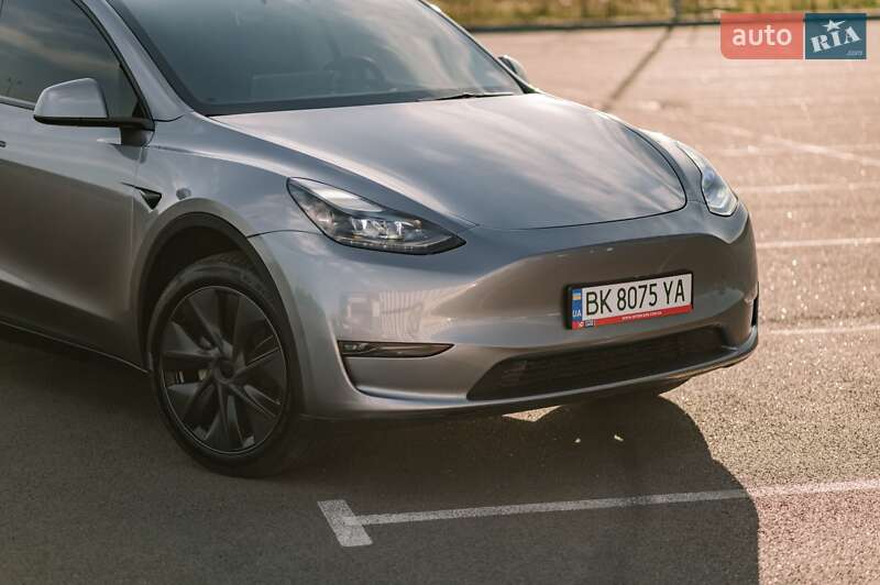 Позашляховик / Кросовер Tesla Model Y 2024 в Рівному