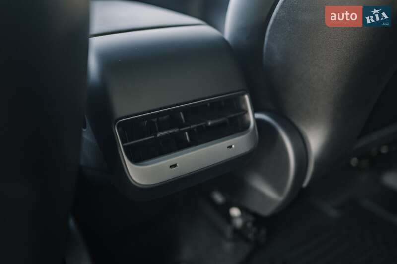 Позашляховик / Кросовер Tesla Model Y 2024 в Рівному фото 59 Позашляховик / Кросовер Tesla Model Y 2024 в Рівному