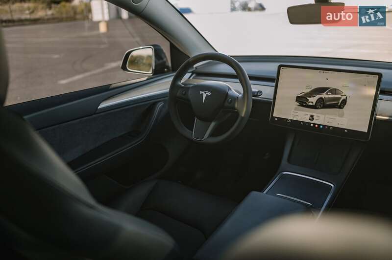 Позашляховик / Кросовер Tesla Model Y 2024 в Рівному