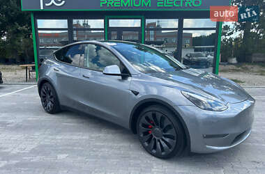 Внедорожник / Кроссовер Tesla Model Y 2024 в Киеве