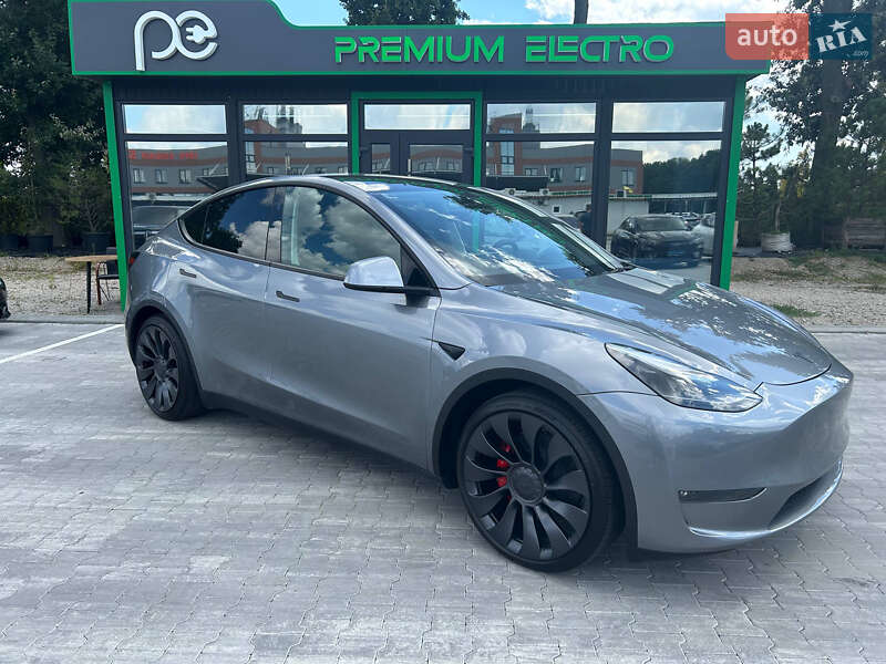 Tesla Model Y 2024
