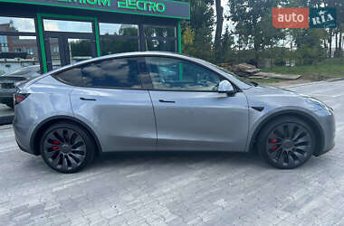 Внедорожник / Кроссовер Tesla Model Y 2024 в 