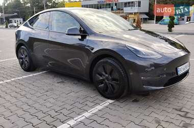 Внедорожник / Кроссовер Tesla Model Y 2024 в 