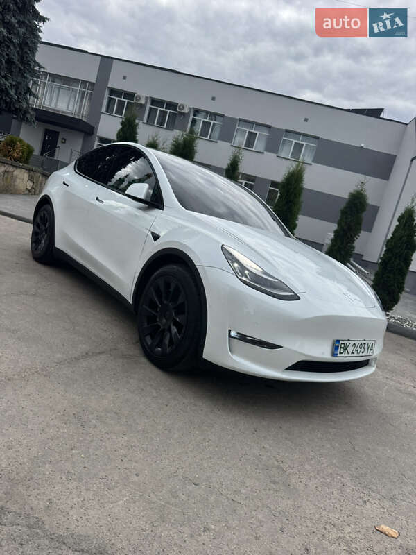 Позашляховик / Кросовер Tesla Model Y 2021 в Рівному